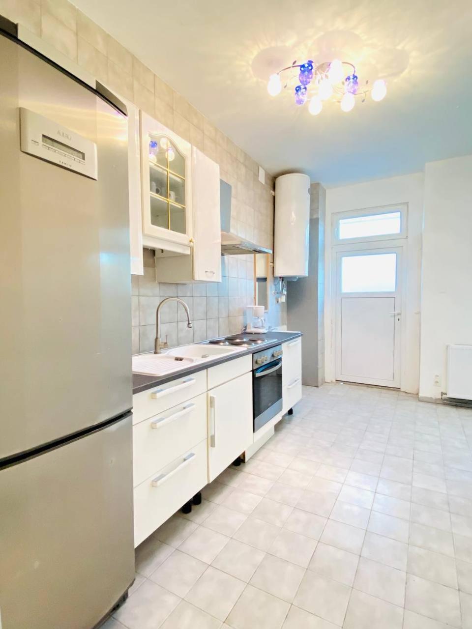 Comfortable In The 23rd District Of Fr4 Gazde/Camere de închiriat Viena