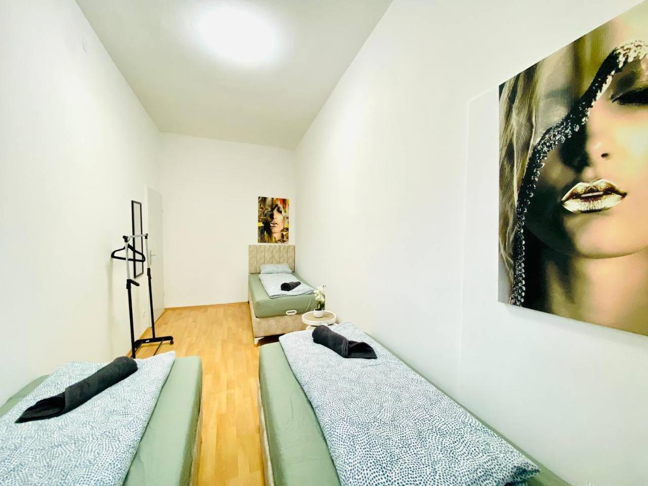 Gazde/Camere de închiriat Comfortable In The 23rd District Of Fr4 *