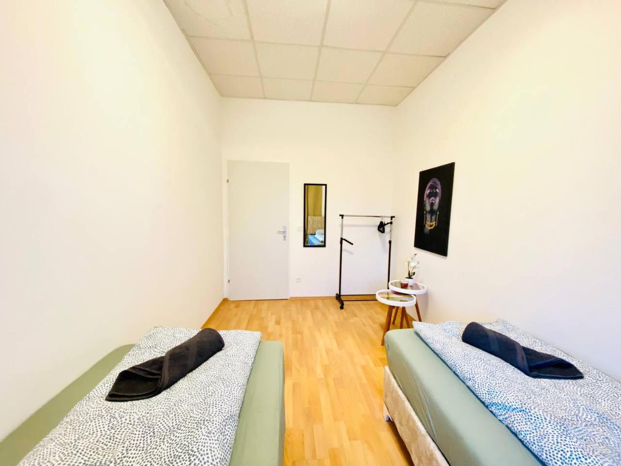 Comfortable In The 23rd District Of Fr4 Gazde/Camere de închiriat Viena