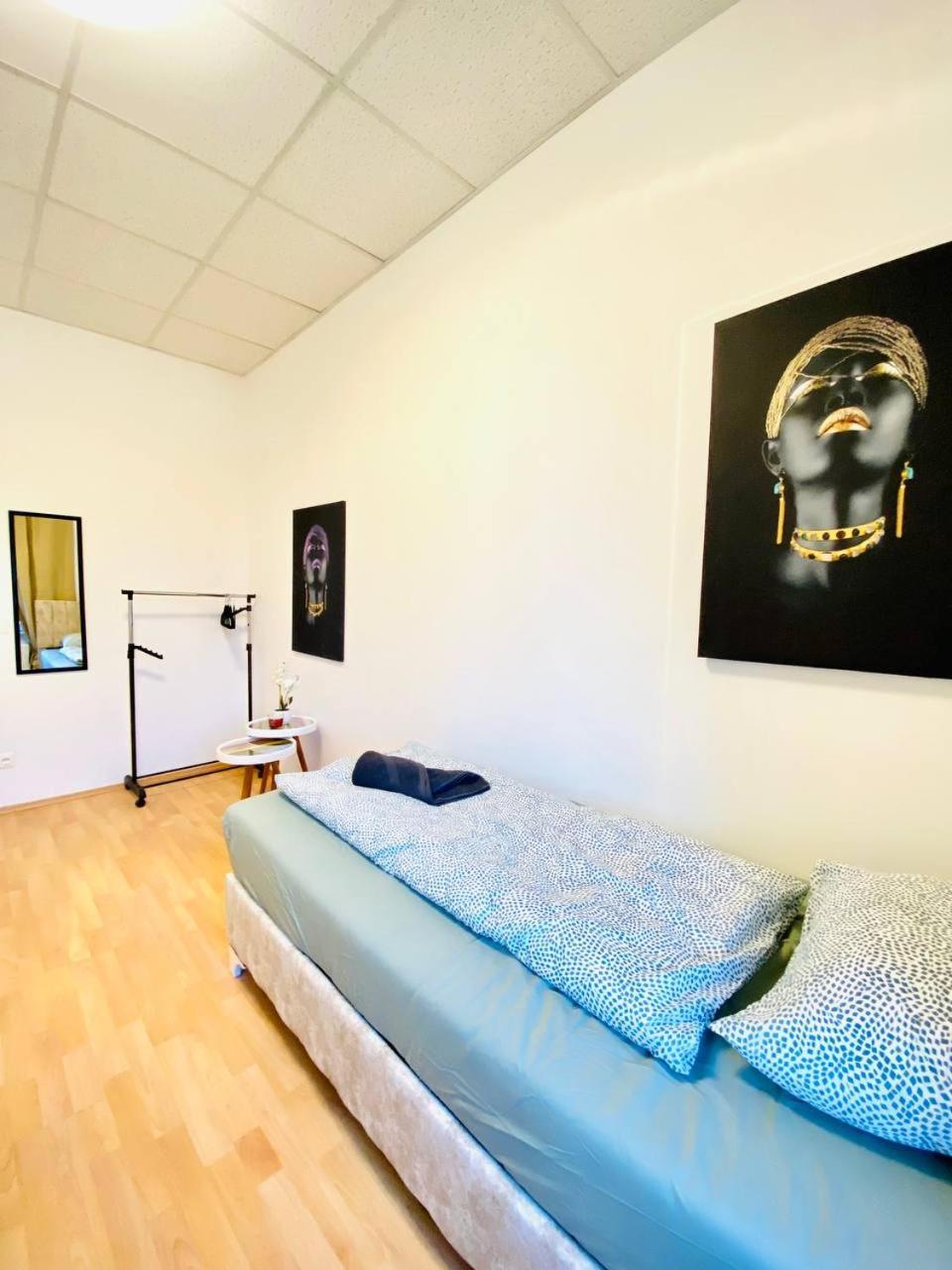 Comfortable In The 23rd District Of Fr4 Gazde/Camere de închiriat Viena