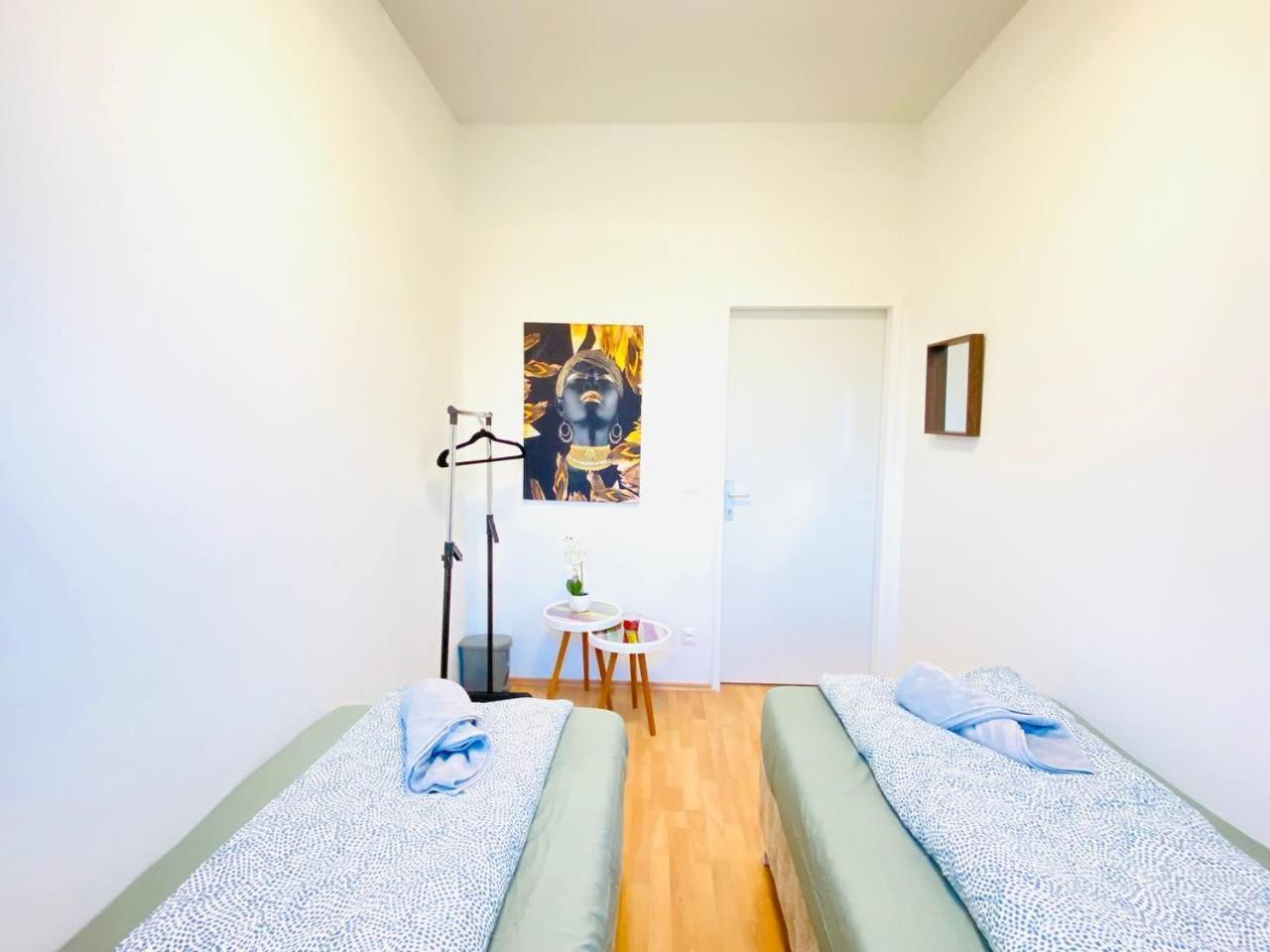 Gazde/Camere de închiriat Comfortable In The 23rd District Of Fr4 *